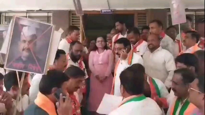 यावल: यावल तहसील कार्यालयात भाजपचे निवेदन काँग्रेसचे प्रदेशाध्यक्ष हर्षवर्धन सपकाळ यांच्या वक्तव्याचा निषेध