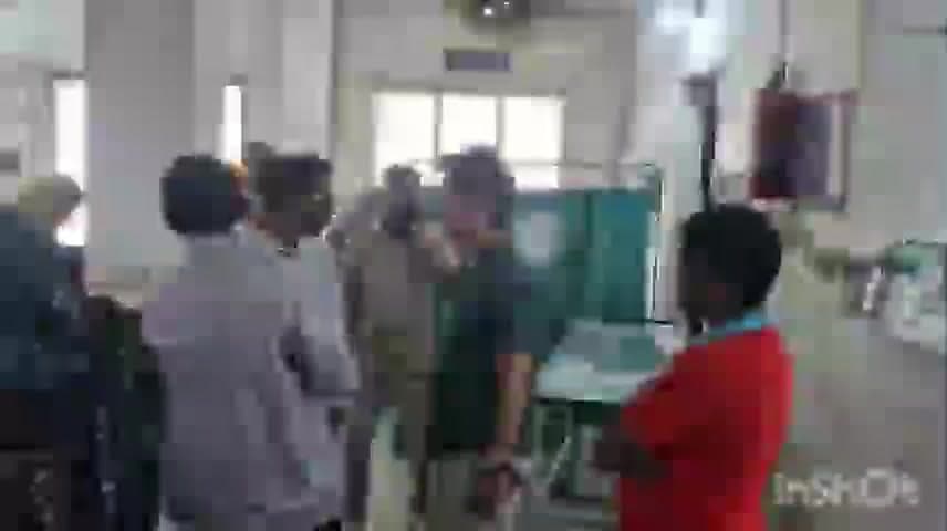 হরিশ্চন্দ্রপুর ১: আবাস যোজনা থেকে নাম বাদ,ব্লক দপ্তরে কীটনাশককে আত্মহত্যা এক গৃহবধুর