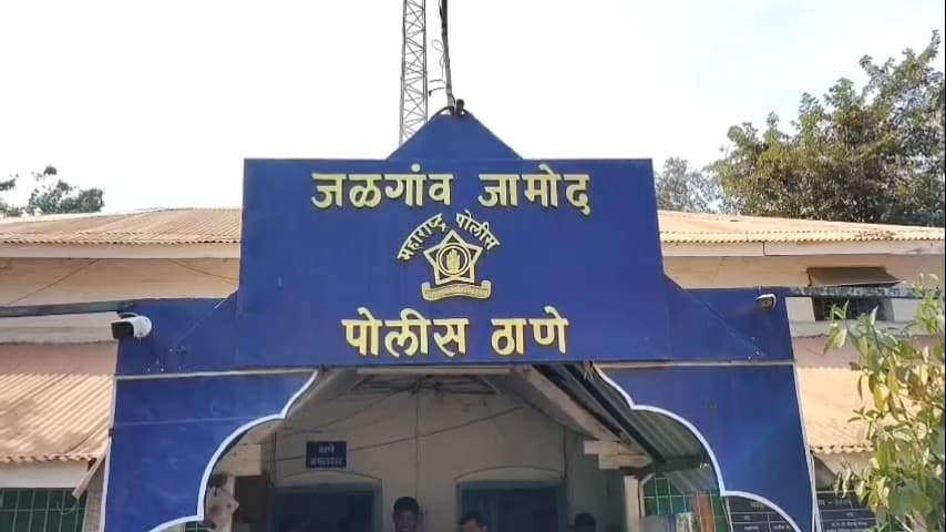 जळगाव जामोद: जळगाव जामोद शहरात महापुरुषांच्या पुतळ्याची विटंबना करणाऱ्या आरोपीस अटक