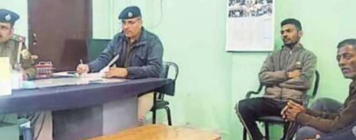 दाड़लाघाट: दोपहिया वाहन चलाते समय हेलमेट पहनना न भूलें