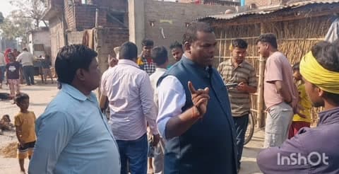 मानसी: बलहा पंचायत में फार्मर रजिस्ट्री को लेकर बीडीओ ने शिविर का निरीक्षण किया