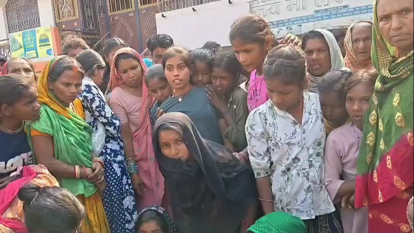 पकड़ी दयाल: सिसहनी में लापरवाह ट्रैक्टर से कुचलकर एक छात्रा की मौत, परिवार में मचा कोहराम, पुलिस जांच में जुटी