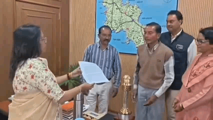 बजाग: प्राथमिक शाला कुतरी गांव में 14 साल बाद शिक्षक बहाल, कलेक्टर ने जारी किया आदेश