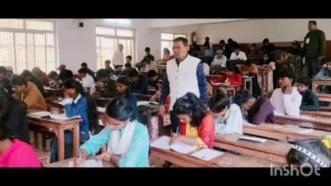 पोड़ैयाहाट: अनुमंडल पदाधिकारी ने गोड्डा एवं पोड़ैयाहाट प्रखंड के बोर्ड परीक्षा केंद्रों का किया औचक निरीक्षण