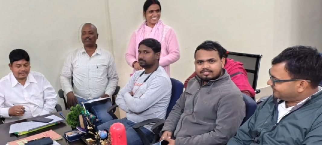 चानन: चानन प्रखंड में फाइलेरिया की दवा घर-घर जाकर लोगों को खिलाई गई