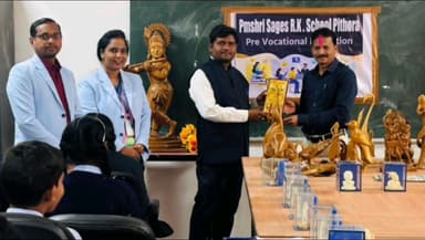 पिथौरा: पीएम श्री विद्यालय सेजेस आर के पिथौरा में प्री-वोकेशनल कार्यशाला: कास्ट कला और साबुन से मूर्ति निर्माण का प्रशिक्षण