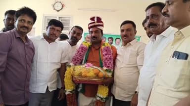 ದೊಡ್ಡಬಳ್ಳಾಪುರ: ನಗರದ ಪ್ರವಾಸಿ ಮಂದಿರದಲ್ಲಿ ಜೆಡಿಎಸ್ ಜಿಲ್ಲಾಧ್ಯಕ್ಷ ಕೋಡಗುರ್ಕಿ ಮಂಜುನಾಥ್ ಸುದ್ದಿಗೋಷ್ಠಿ