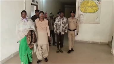 कुनकुरी: जमीन विवाद में खौफनाक वारदात: पिता ने बेटे पर पेट्रोल डालकर लगाई आग, मां और भाई भी गिरफ्तार