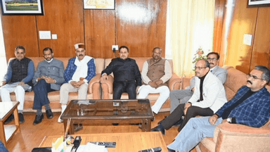 पधर: बजट सत्र से पहले भाजपा विधायक दल की बैठक, दरंग विधायक पूर्ण चंद ठाकुर भी हुए शामिल