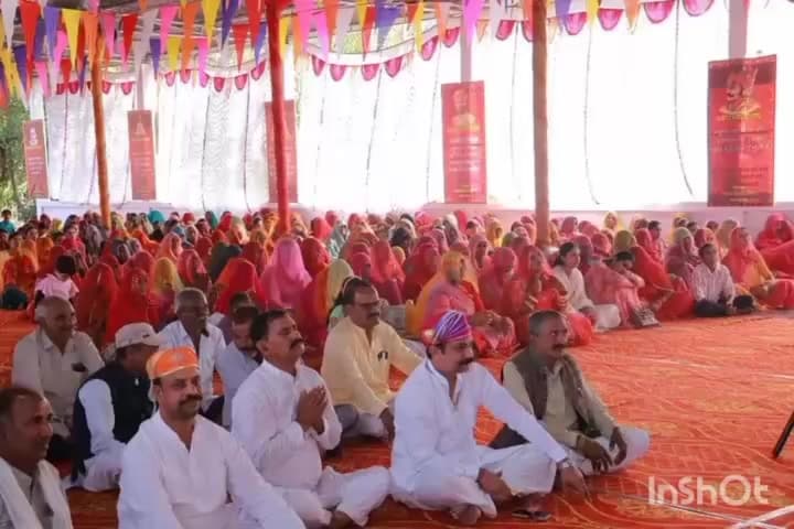 माकड़ोन: उज्जैन सांसद ग्राम रामपुरा के एकलिंग मंदिर में श्री राम कथा के समापन कार्यक्रम में शामिल हुए