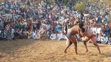 नीम चक बथानी: तेलारीन पहाड़ पर दंगल की गूंज, महिला पहलवान बनीं आकर्षण का केंद्र