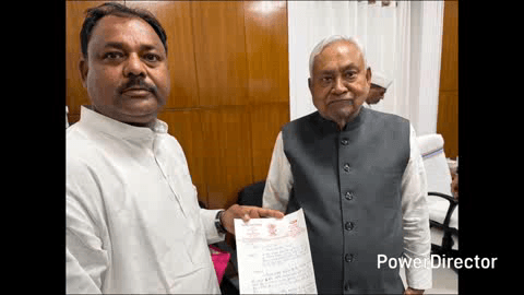 बरारी: कुर्सेला अग्निकांड पर MLA विजय सिंह ने मुख्यमंत्री को कराया अवगत, पीड़ित दुकानदारों को मदद का किया आग्रह