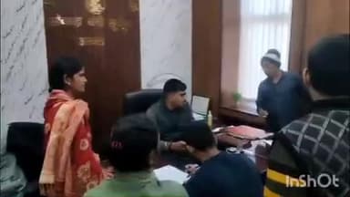 सोनभद्र बंशी सुर्यपुर: सोनभद्र: बंशी सूर्यपुर प्रखंड कार्यालय में बीडीओ ने लगाया जनता दरबार