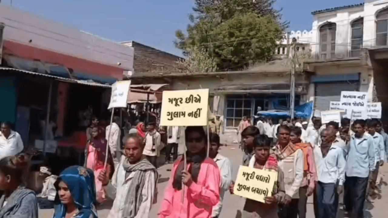 પોશીના: તાલુકામાં પડતર માંગણીઓ મુદ્દે શ્રમિકોની રેલી સ્વરૂપે આવેદનપત્ર આપવામાં આવ્યું