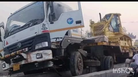 అశ్వారావుపేట: ములకలపల్లి మండల కేంద్రంలో అదుపుతప్పి డివైడర్ను ఢీకొన్న లారీ, డ్రైవర్ కు స్వల్ప గాయాలు