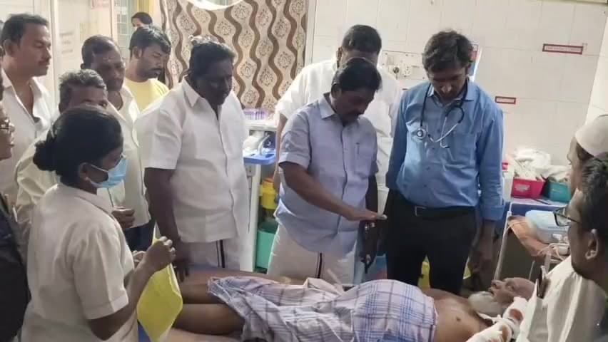 நாட்றாம்பள்ளி: அரசு மருத்துவமனையில் சிகிச்சைபெற்று வரும் நபர்களை நேரில் சந்தித்து நலம் விசாரித்த எம்எல்ஏ