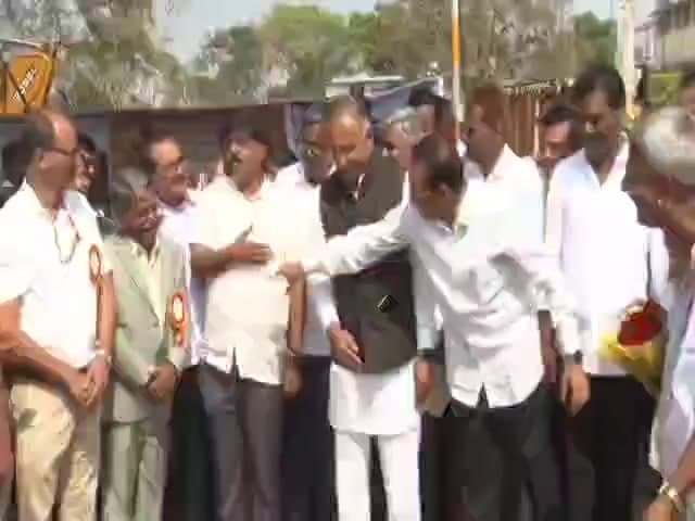 ಬೈಲಹೊಂಗಲ: ಬೈಲಹೊಂಗಲ ಪಟ್ಟಣದಲ್ಲಿ ನೂತನ ಸಾರ್ವಜನಿಕ ಆಸ್ಪತ್ರೆಗೆ ಶಂಕುಸ್ಥಾಪನೆ ನೇರವೇರಿಸಿದ ಸಚಿವ ದಿನೇಶ್ ಗುಂಡೂರಾವ್