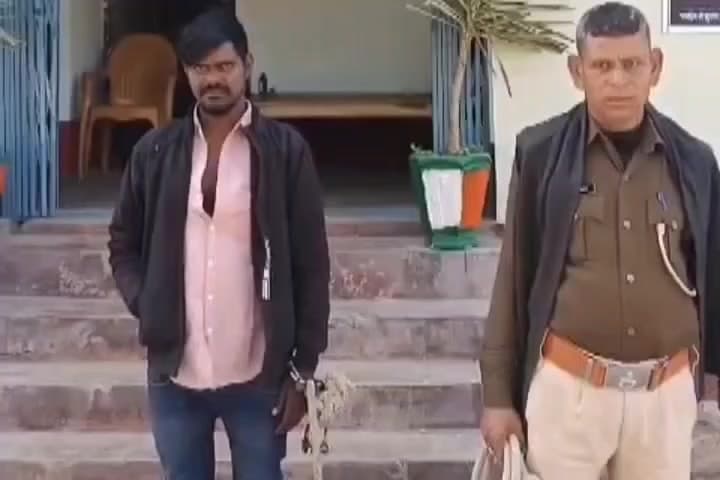 हलसी: हलसी थाना पुलिस ने प्रेमडीहा चौक के पास नशा सेवन करते एक व्यक्ति को गिरफ्तार कर लखीसराय कोर्ट भेजा