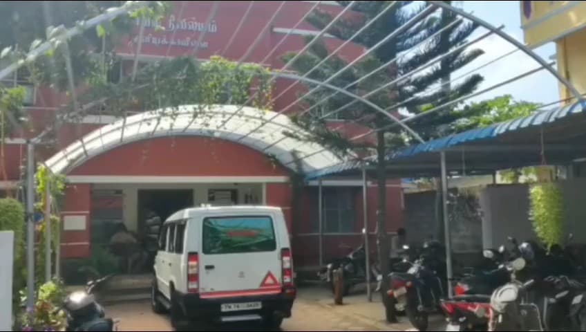விளவங்கோடு: எருத்தாஊரில் சட்டவிரோதமாக செம்மண் கடத்திய டெம்போ பறிமுதல்.ஓட்டுநர் உரிமையாளர் மீது வழக்கு பதிவு