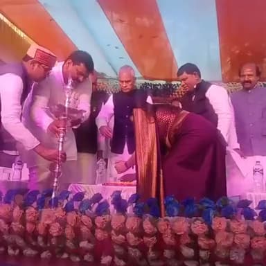 जंदाहा: जन्दाहा: बाबा बटेशवरनाथ धाम राजकीय मेला का मंत्री विजेंद्र प्रसाद यादव ने दीप प्रज्वलन कर किया उद्घाटन
