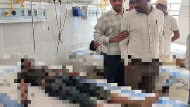 डुमरी कटसरी: नयागांव में पेड़ से टकराई बाइक, एक नाबालिग की मौत, तीन घायल, एक रेफर