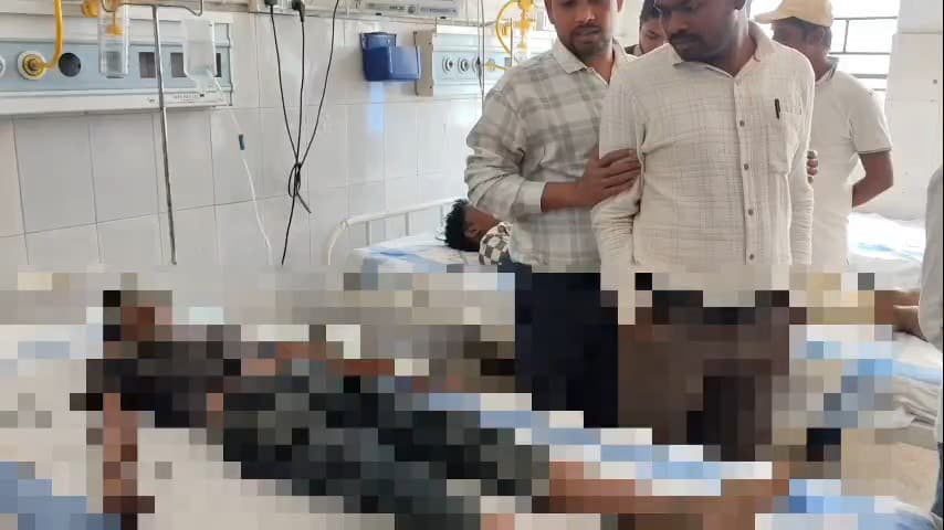 डुमरी कटसरी: नयागांव में पेड़ से टकराई बाइक, एक नाबालिग की मौत, तीन घायल, एक रेफर