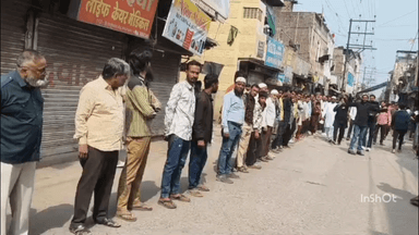 हातोद: चंदन नगर में ₹25 करोड़ की लिंक रोड पर बवाल, काले झंडों के साथ रहवासियों का प्रदर्शन