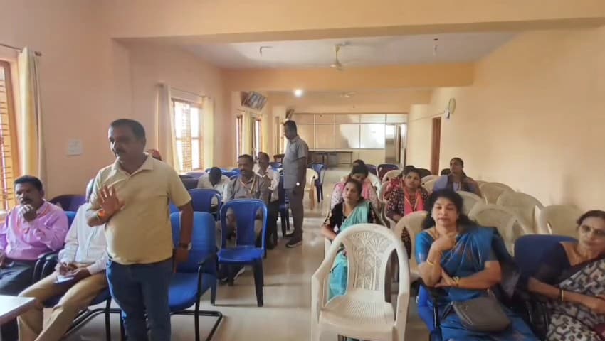 ಸೋಮವಾರಪೇಟೆ: ಪಟ್ಟಣ ಪಂಚಾಯಿತಿಯ ಅಯವ್ಯಯ ತಯಾರಿಸುವ ಸಲುವಾಗಿ ಪೂರ್ವಭಾವಿ ಸಭೆ ನಡೆಯಿತು