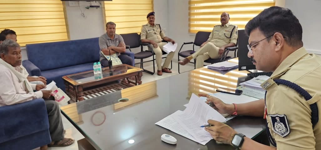 निवाली: बड़वानी पुलिस अधीक्षक कार्यालय में हर सप्ताह की तरह जनसुनवाई का आयोजन हुआ