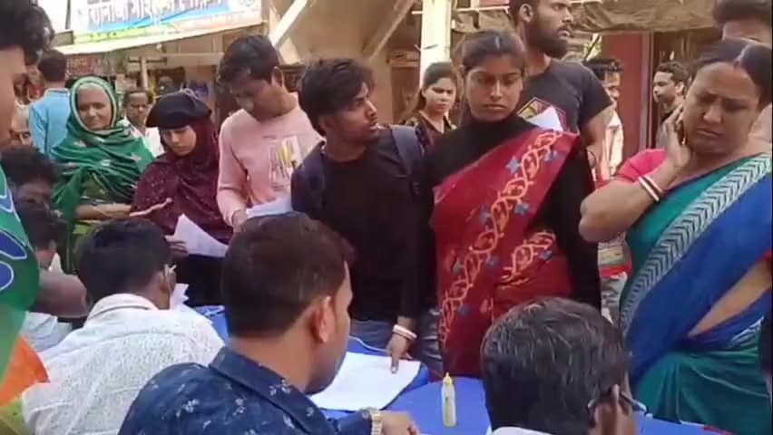 শহিদ মাতঙ্গিনী: শরীর মাতঙ্গিনী ব্লক নোনাকুড়িতে যুব সাথী প্রকল্পে রেজিস্ট্রেশন ক্যাম্পে বিডিও