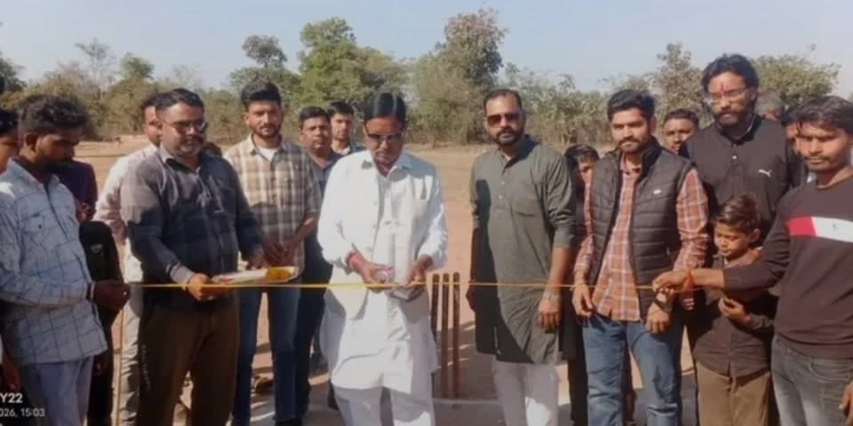 बल्देवगढ़: सुरेंद्र सिंह गौर हीरापुर में क्रिकेट टूर्नामेंट में हुए शामिल