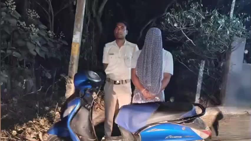 ଭୋଗରାଇ: ଭୋଗରାଇ ଅବକାରୀ ଥାନା ପକ୍ଷରୁ ଜଣେ ଗିରଫ ସହ ଦେଶି ୭୮ ଲିଟର  ଦେଶୀ ମଦ ଓ ଏକ ସ୍କୁଟି  ଜବତ ଜବତ