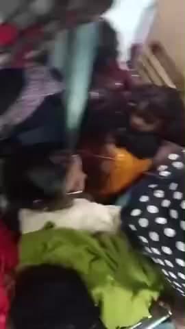 01025 Dadar Ballia special train me sleeper class me chalu ticket ke log pura sleeper class ko bhar diye seat problem#