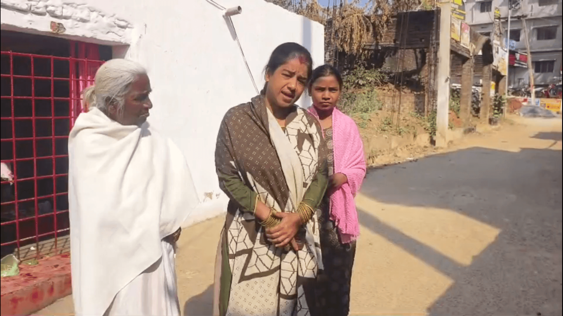 बेंगाबाद: सिहोडीह के सार्वजनिक काली मंदिर में चोरी, आभूषण व पूजा सामग्री गायब, ग्रामीणों में आक्रोश