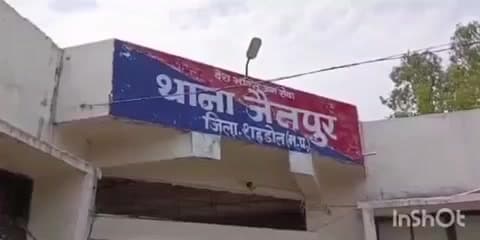 जैतपुर: जैतपुर पुलिस ने अतरिया गांव से नाबालिग बालिका को किया दस्तयाब, परिजनों को सौंपा