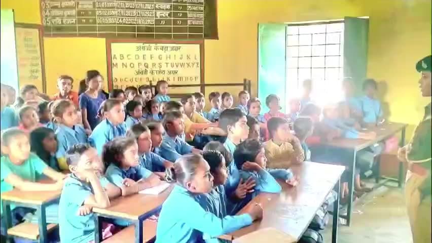 मनीगाछी: मनिगाछी प्रखंड के वाजितपुर प्राथमिक विद्यालय में बच्चों को दी गई 'गुड टच' और 'बैड टच' की जानकारी