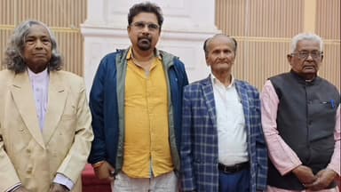कैरो: लोहरदगा के फिल्म निर्माता लाल विजय नाथ शाहदेव ने पद्मश्री कलाकारों से की भेंट, नागपुरी संगीत संरक्षण पर हुई चर्चा