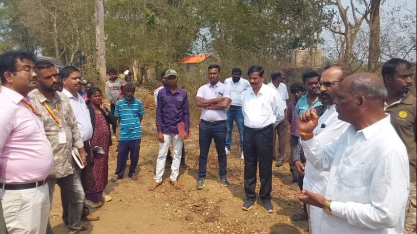 ಕುಶಾಲನಗರ: ದುಬಾರೆಯಲ್ಲಿ ಪತ್ರಕರ್ತರ ನಡೆ ಹಾಡಿ ಕಡೆ ಕಾರ್ಯಕ್ರಮ ನಡೆಯಿತು