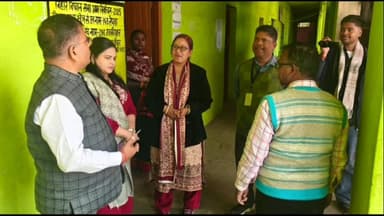 बरौनी: बेगूसराय: जिलाधिकारी ने RBSS+2 स्कूल हरपुर व RMG+2 स्कूल बिहट परीक्षा केंद्रों का किया भ्रमण, व्यवस्थाओं का लिया जायजा