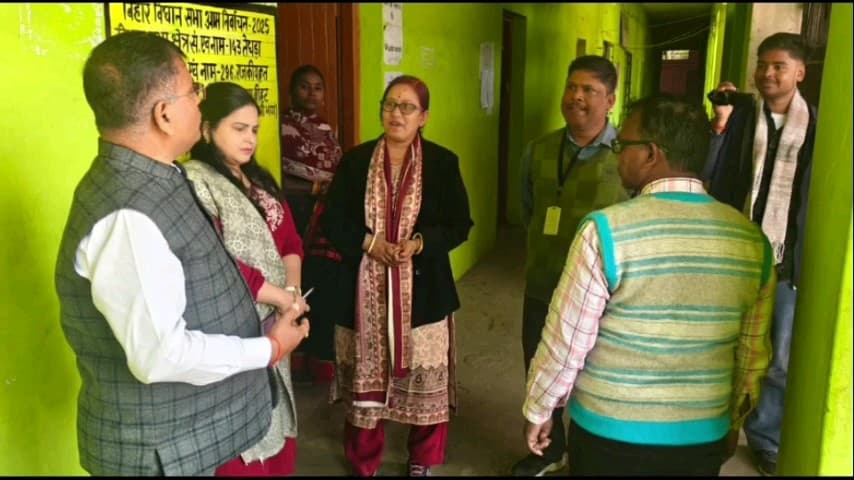 बरौनी: बेगूसराय: जिलाधिकारी ने RBSS+2 स्कूल हरपुर व RMG+2 स्कूल बिहट परीक्षा केंद्रों का किया भ्रमण, व्यवस्थाओं का लिया जायजा