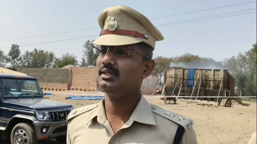 ಮೊಳಕಾಲ್ಮುರು: ಸೂಲೇನಹಳ್ಳಿ ಬಳಿಯ ಇಟ್ಟಿಗೆ ಭಟ್ಟಿಯಲ್ಲಿ ನಡೆದ ಕೊಲೆ ಪ್ರಕರಣ ಕುರಿತಾಗಿ ಎಸ್ಪಿ ರಂಜಿತ್ ಕುಮಾರ್ ಬಂಡಾರು ಪ್ರತಿಕ್ರಿಯೆ
