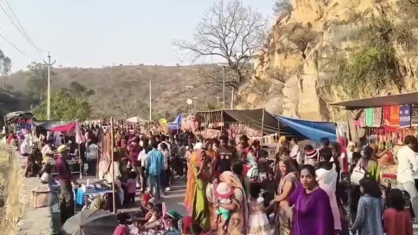 देलवाड़ा: कैलाशपुरी में उमड़ा श्रद्धालुओं का हुजूम, एकलिंगनाथ के जयकारों से गूंजी मेवाड़ की धरा