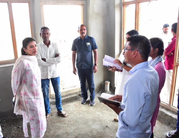 కోనారావుపేట: ఇందిరమ్మ ఇండ్ల నిర్మాణంలో వేగం పెంచాలి: రాజన్న సిరిసిల్ల జిల్లా ఇంచార్జి కలెక్టర్ గరిమ అగ్రవాల్