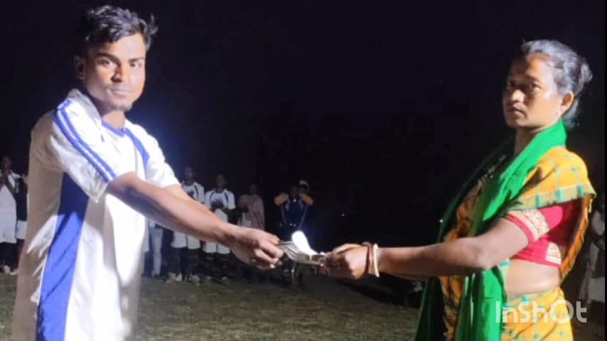 उधवा: कटहलबाड़ी पंचायत के मदिया गांव में तीन दिवसीय फुटबॉल टूर्नामेंट संपन्न, सिदो-कान्हू क्लब गाजोल मालदा ने बाजी मारी
