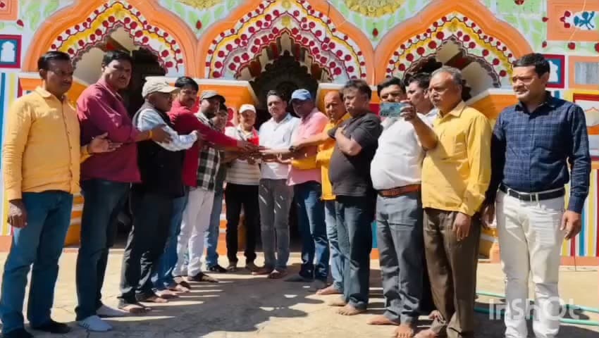 हेरहंज: विराट हिन्दू सम्मेलन को लेकर हेरहंज में सनातनियों के बीच अक्षत कलश का वितरण