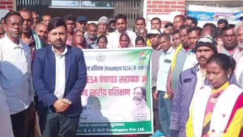 सरैयाहाट: सरैयाहाट प्रखंड परिसर में प्रधान संघ व मांझी संगठन का एक दिवसीय पेसा अधिनियम प्रशिक्षण कार्यक्रम आयोजित