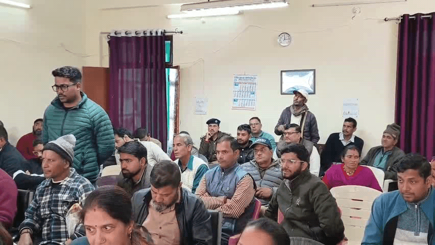 गरुड़: तहसील परिसर गरुड में तहसील दिवस का आयोजन, उपजिलाधिकारी ने अधिकारियों संग सुनी जनसमस्याएं, कुल 7 शिकायतें आईं सामने