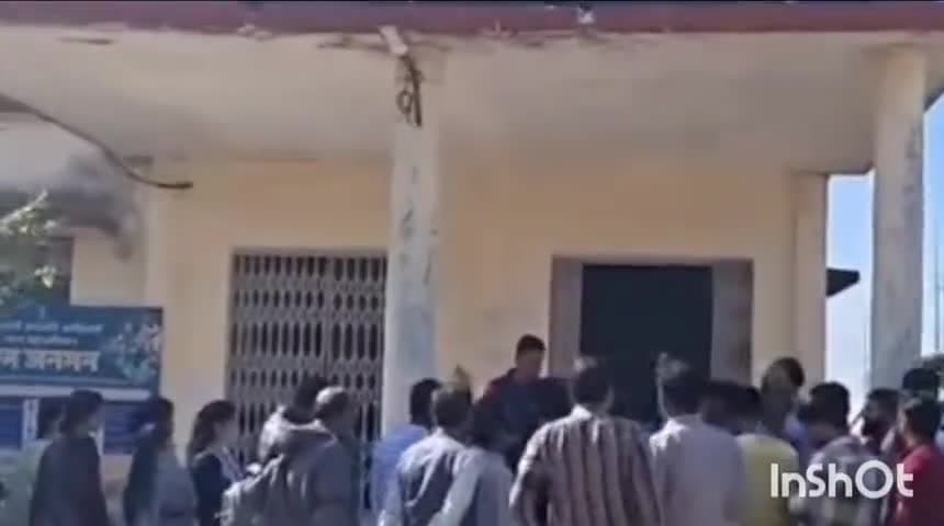आरोन: पटवारी संघ ने राजस्व वसूली में दबाव और निलंबन कार्यवाही का किया विरोध, तहसीलदारों को दिया ज्ञापन