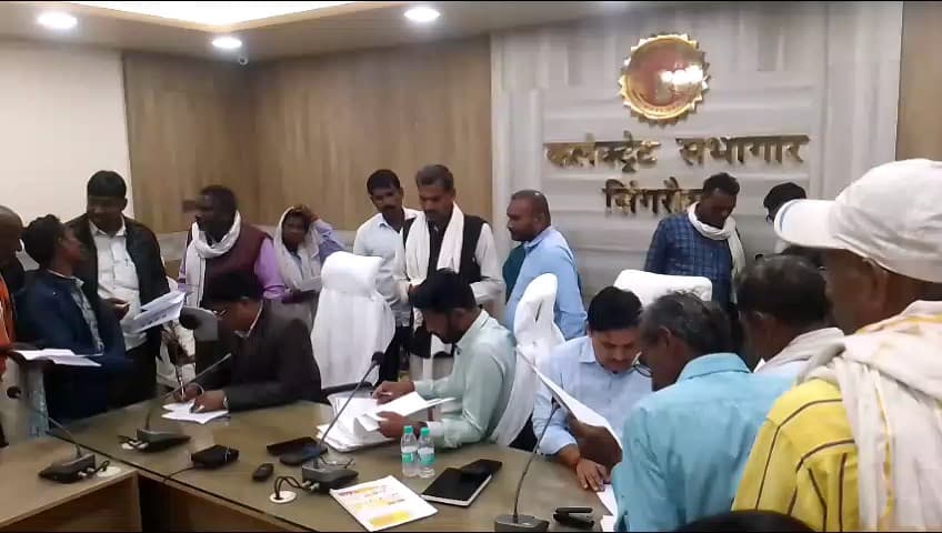 माडा: जन सुनवाई में सीईओ जिपं ने 235 आवेदन पत्रों पर की सुनवाई, समय सीमा में निराकरण का दिया निर्देश