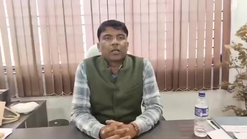 तोपचांची: नगर निगम चुनाव को लेकर मतदाताओं को जागरूक करने के लिए उपायुक्त कार्यालय से प्रचार वाहन रवाना